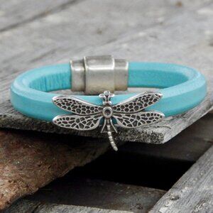 Dragonfly Bracelet - Regaliz Licorice Leather - Fits 6" Wrist
